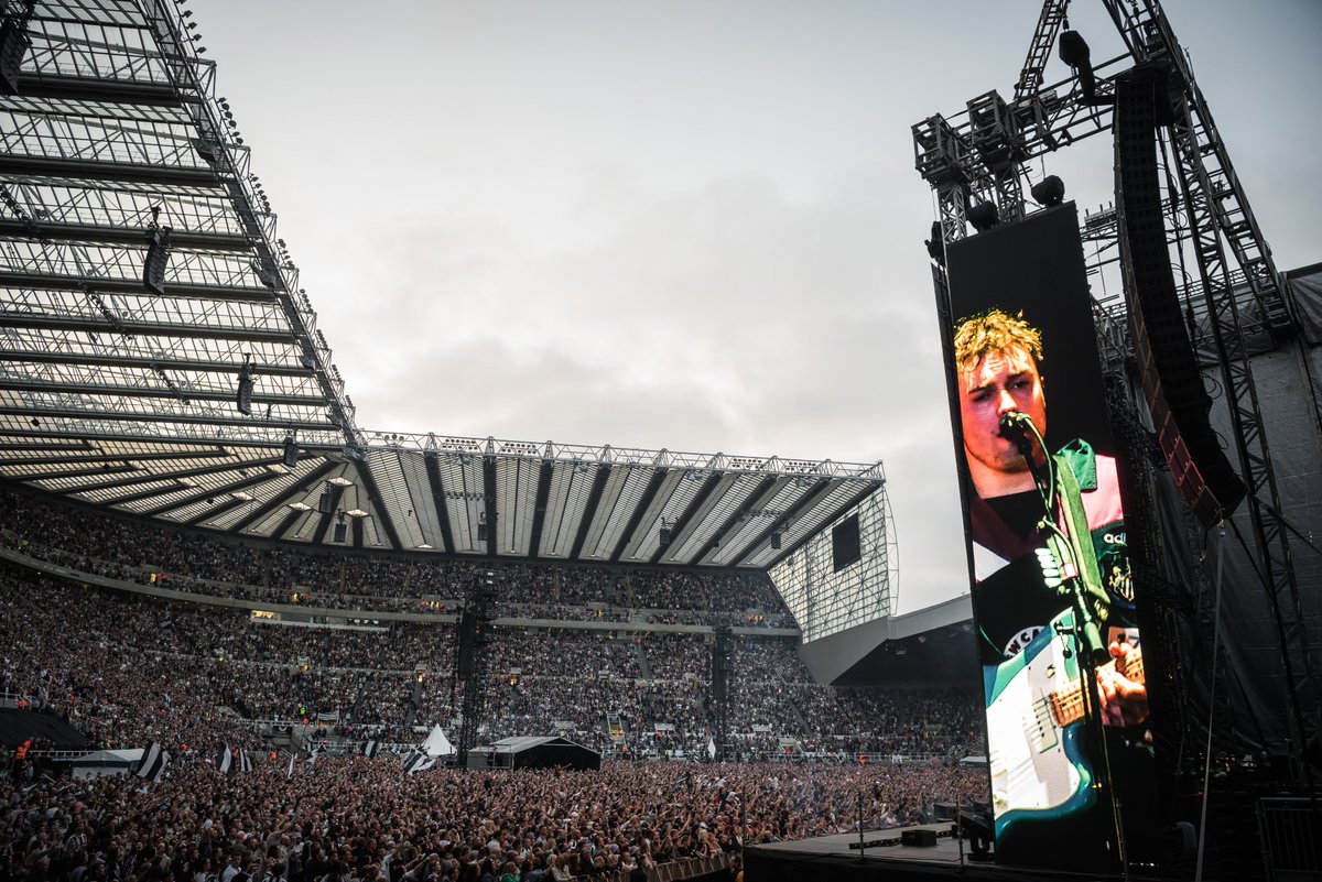 L_ACOUSTICS's tweet photo. System Engineer James Coghlan rises to any sonic task given to him with grace. He designed @AdlibSolutions' K1 system for @samfendermusic 2 stadium shows at St James' Park in #Newcastle, UK. Read more in our latest #SystemSpotlight: https://t.co/ovRDO6hw7h 

📸 Steve Sroka/Adlib https://t.co/4DiPo4OoFv