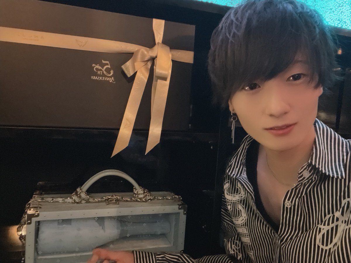 angelisproject_'s tweet photo. 時矢です！
7月も残すところ締め日のみ！
最後まで盛り上がっていきましょう🥳

まだまだ夏っぽい事できてないから花火とシャンパンパーティしたいにゃ〜🐱🥂 ͛

https://t.co/vSxVSptkVm
#ホストル求人 https://t.co/xIzkSs8HV8