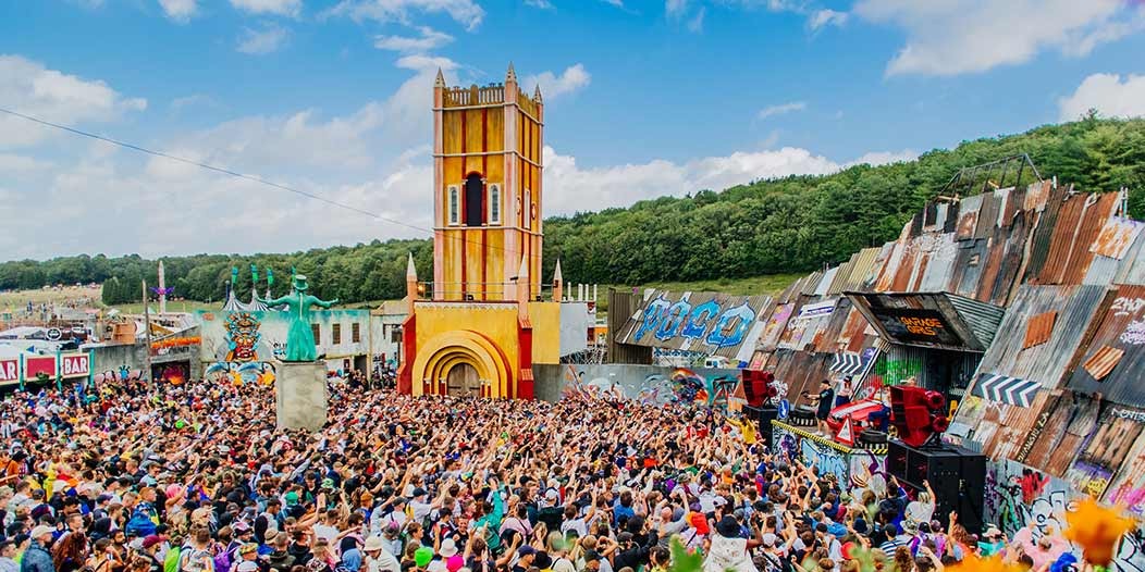VoidAcoustics's tweet photo. With the @BoomtownFair #LineUpAnnouncement just a day away, we're taking a trip down memory lane to the #24hrGarageGirls stage back in 2019. Who do you want to hear through our speakers this year? Let us know. #Boomtown #AirSeries #VoidAcoustic #festivalseason #music https://t.co/4IezRxTKEL