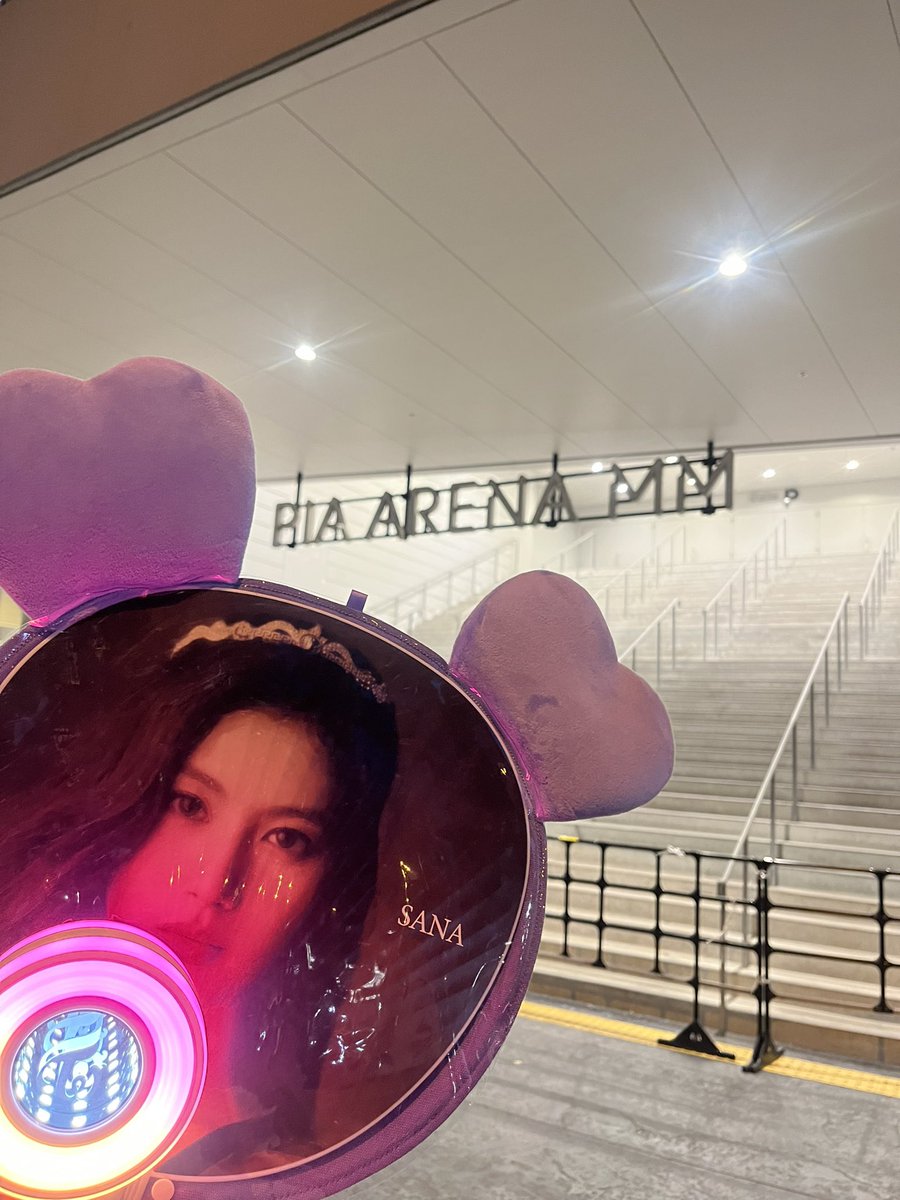 once2729's tweet photo. 本当に最高すぎるライブだった😭👏✨過去一叫んだかもしれない笑MISAMOが夢を叶える姿を間近で見れて本当によかった！！あとナヨンさん近すぎて鳥肌たちすぎた🤣次は福岡行きたいな〜(当たればの話…)
 #misamo  #MISAMO_JapanShowcase  #mina  #sana  #momo  #ナヨン https://t.co/8VlCZP4tIL