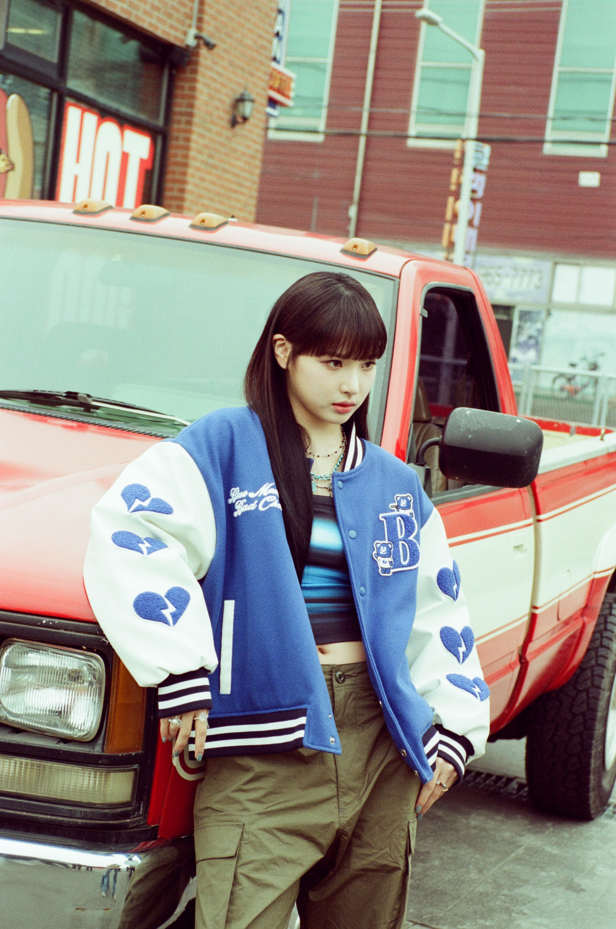 F2Cej6KagAAH3XY?format=jpg&name=4096x4096