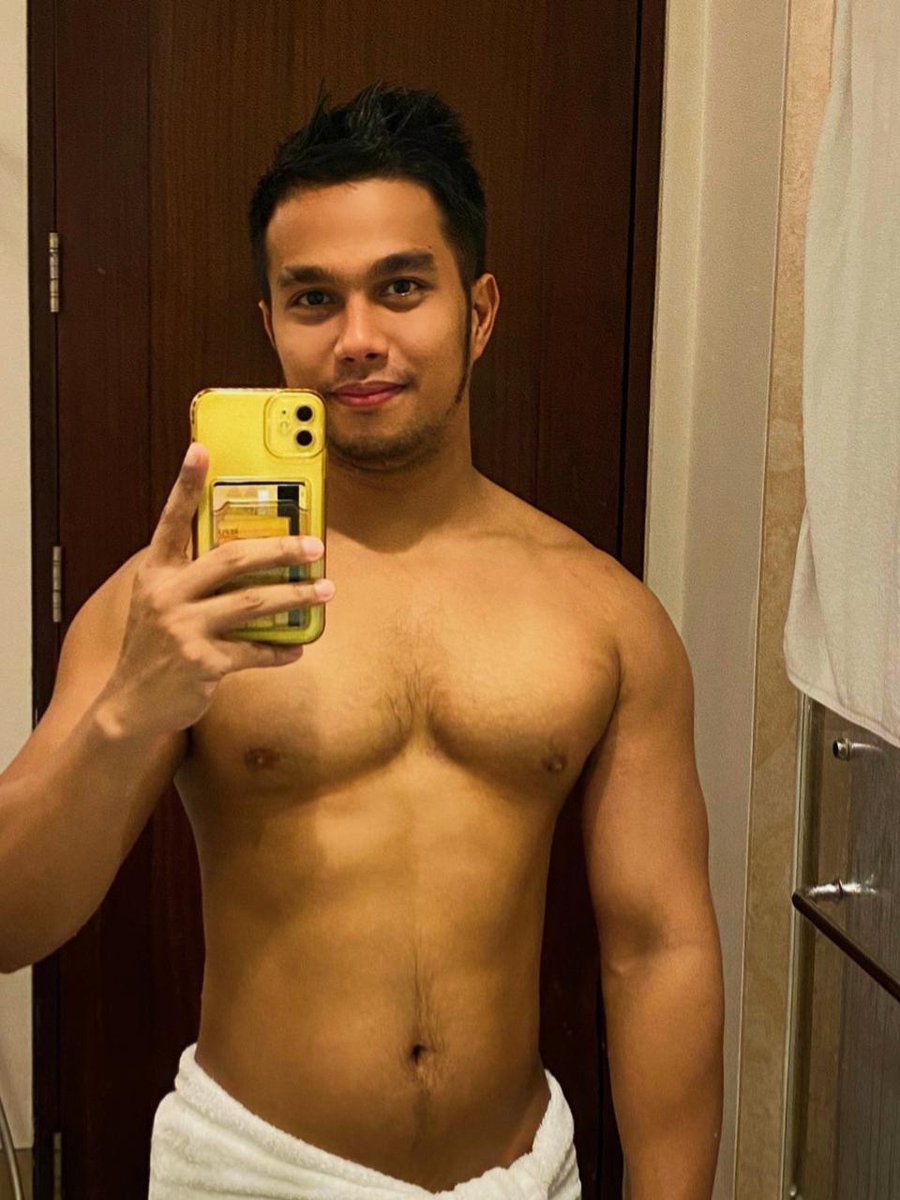 Pag tumingin ka, akin ka!!! Eme hahaha 😜😜😜 #selfie #boynegro #fit #fam #sexy #holidayinnexpress #eyebags

Some people
Are still mad
At you,

Because you
Survived after
They threw 
You
Under the bus

But the bus ran
Over their lies!!! 😇😇😇