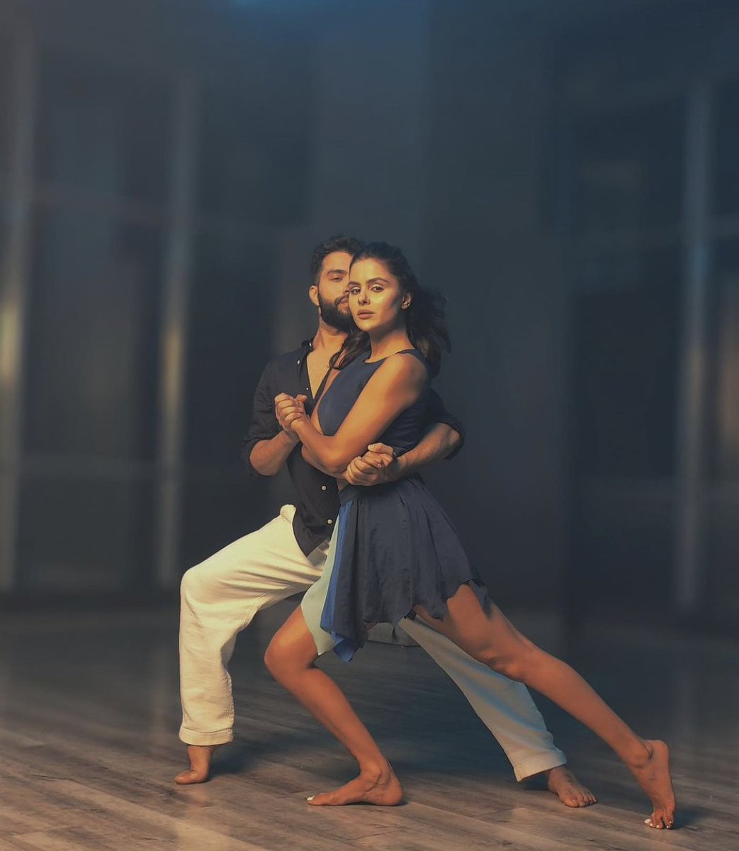 GlitzVision_USA's tweet photo. 🌟 Flawless Dancing, Intense Expressions, and Stunning Beauty - Priyanka Chahar Choudhary Shines in Every Aspect! 💃🔥 #PriyankaChaharChoudhary #TalentedStar #DanceDivine #IntenseExpressions #BeautyGoals #TVEntertainment #GorgeousLook https://t.co/4O2XIRLDRn