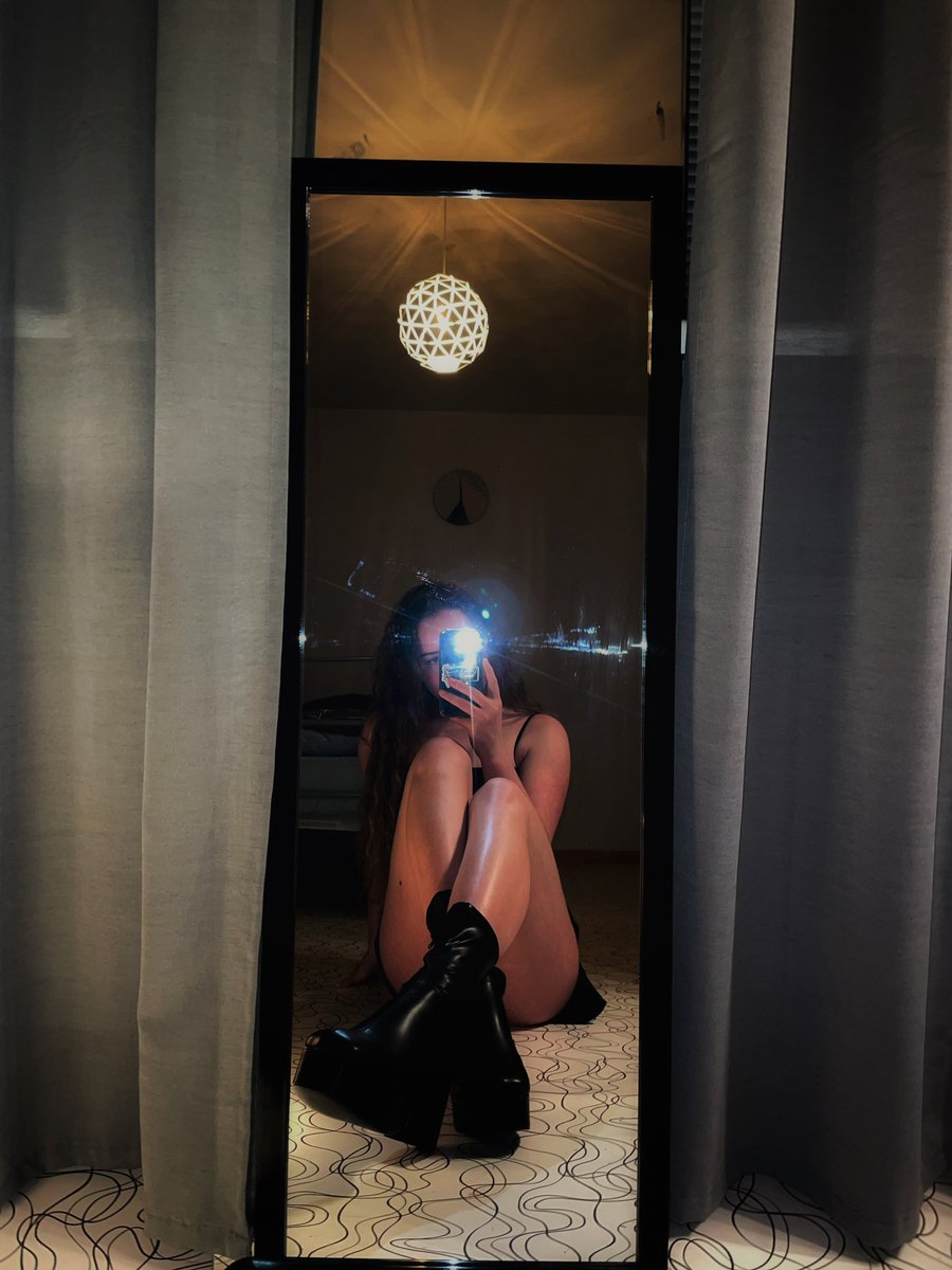 QOHLilith's tweet photo. goodmorning everyone, today will be a great day🥰

findom finsub goddess simp fetish https://t.co/dFLvztwZLy