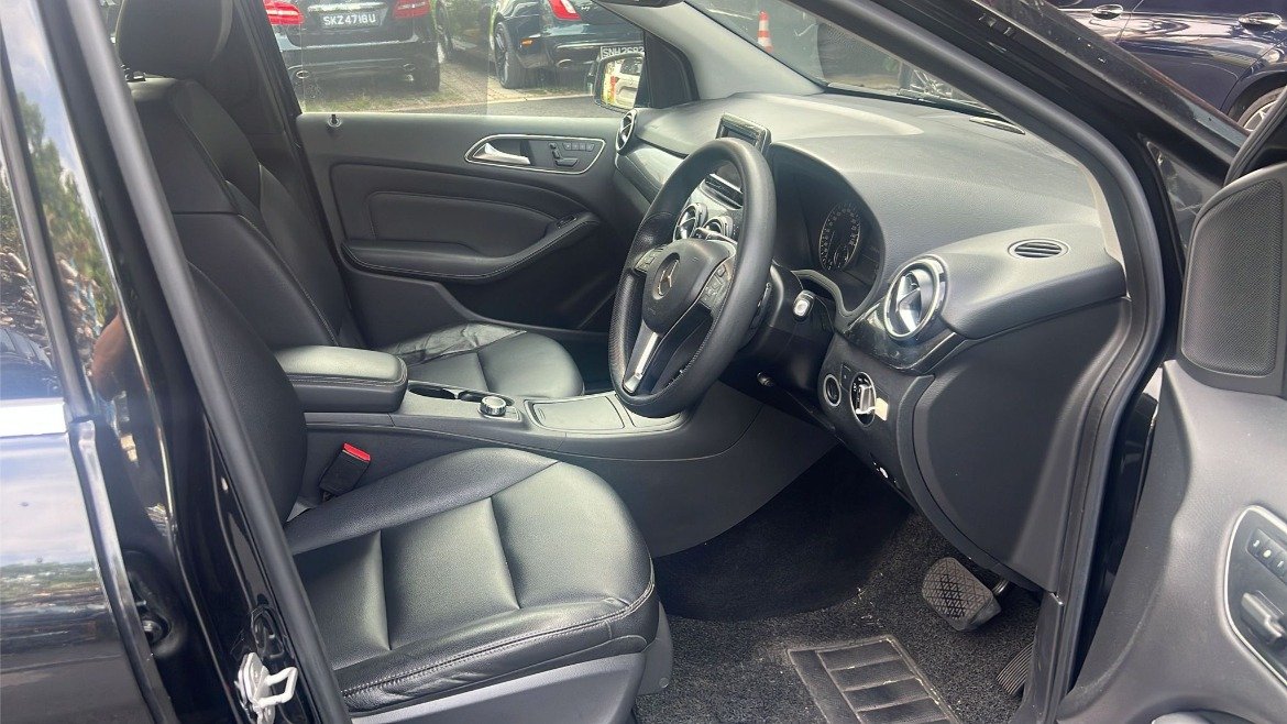 propelauto's tweet photo. #Back2Back New Arrival Car for Scrap🤓

🔥Mercedes W246 B200 2013' M270910 - Black Interior &amp; Exterior🔥

Don't miss to Grab Parts for your B-Class Car🤗🛒🚖

#Mercedes #SparePartSupplier #W246 #B180 #M270Engine #SG #Reconitems #QuaranteedParts #QualityItems #COECars #ExportCar https://t.co/jZLu606Quz