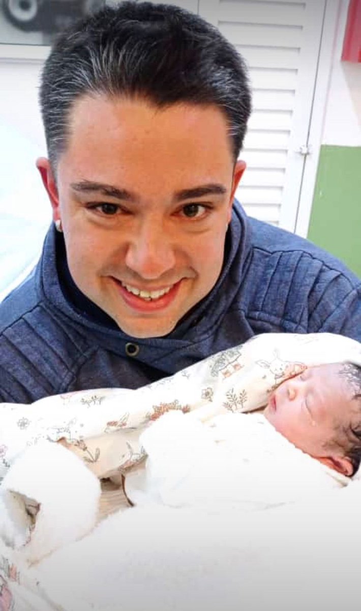 RamiroBareiro13's tweet photo. Soy el hombre más feliz del mundo…
Bienvenida mi princesa BRIANA.. te vamos  a amar cuidar toda la vida !! 
Te amamos hermosa!! @paola18151562 https://t.co/X4y0ZhBA0y