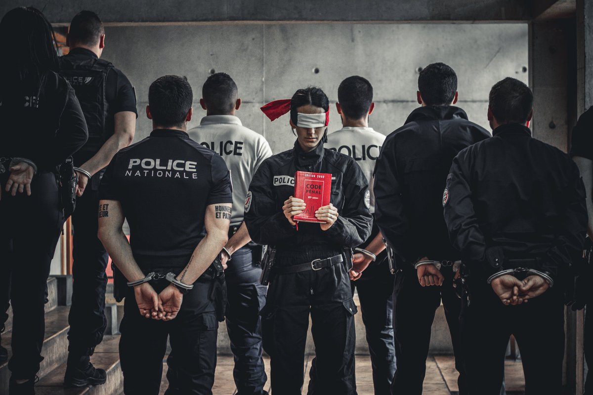 arobasq's tweet photo. #Code562 les éhontés suiveurs. Sans discernement, Par simple défit, désobéissance. Pantins crédules désarticulés de syndicalistes opportunistes, ne prêchant que pour leur paroisse, en incapacité à respecter les décisions de justice. Système défaillant qui trahit la démocratie. https://t.co/GVtRT5f3jY