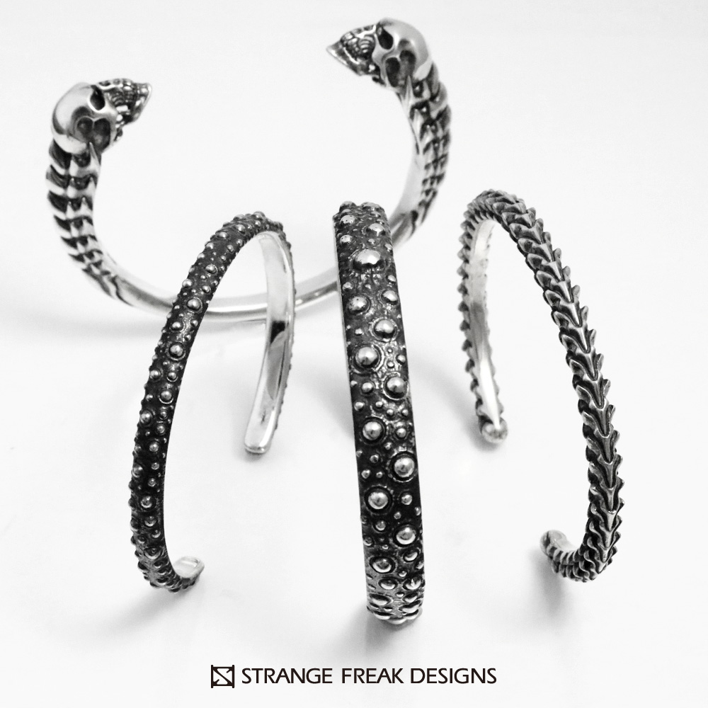STRANGE_FREAK's tweet photo. 本業はシルバーアクセサリーを制作しています。
ワンフェス 7/30
千葉県 幕張メッセ
10:00~17:00
ブース WF23s 7-22-12
商品はこちら
https://t.co/ZDc6NBXJU6
全国の取扱店
https://t.co/hUQOiNIhn1
#SFDJP #ワンフェス #WF23s https://t.co/9cBWQqQzJ9