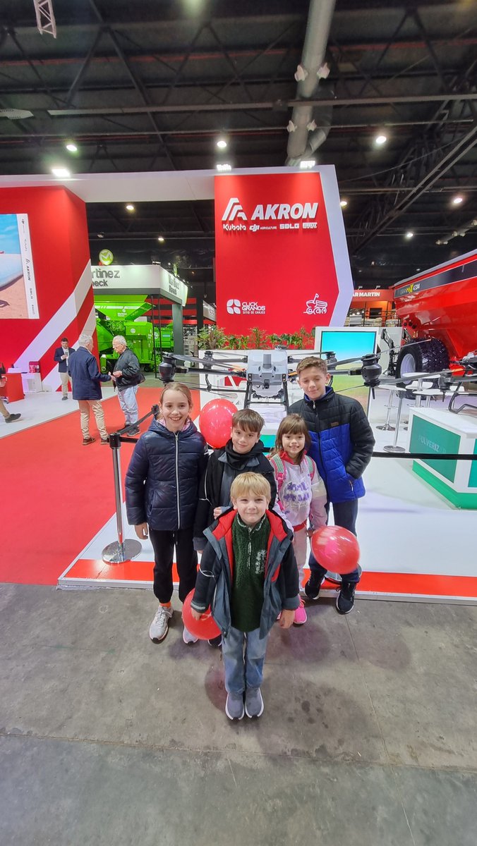 AKRONMaquinaria's tweet photo. Te mostramos un resumen de la Expo Rural de Palermo hasta le fecha 😀 
Con muchas visitas, novedades y sobre todo la tecnología que Akron y Dji te ofrece en cada producto 💪 https://t.co/zmhw0ePLl2