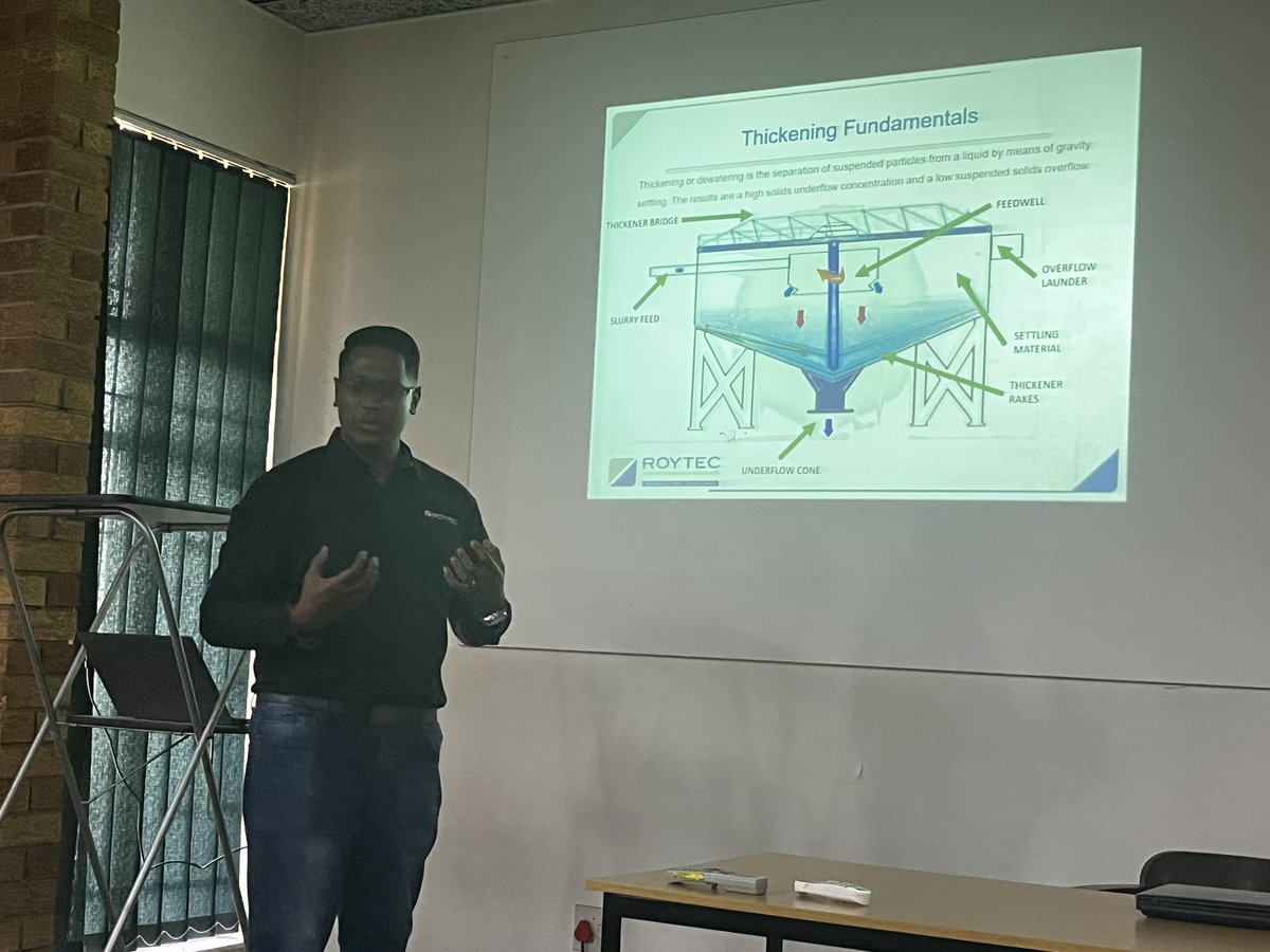 SACoalPrep's tweet image. Keolin Pillay from Roytec presenting on Thickener Fundamentals and Optimisation at the SACPS Technical meeting at CTC Emalahleni. #sacpstechnicalmeeting2023 #roytec #coalprocessing #thickening #sacoalprep