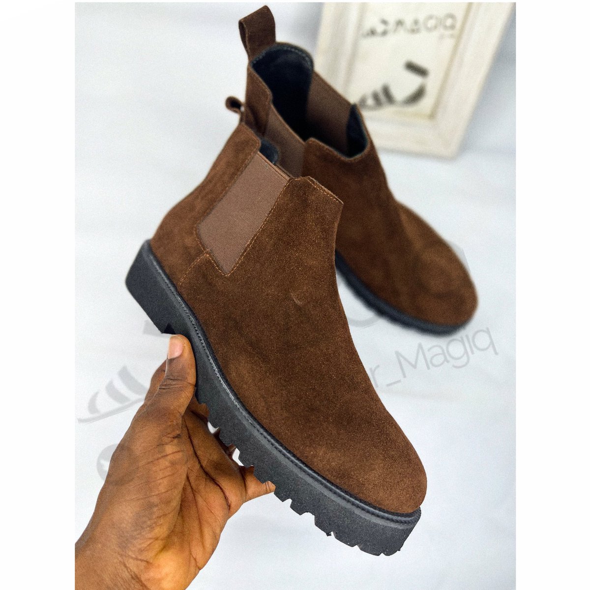 leather_magiq's tweet photo. Brown suede Chelsea boot with chunky sole
Leather insoleโ
Vibram soleโ
Quality suede leather โ
HandMade on order in any colour of choice from sizes 40-48
#27,000
(46-48 attracts extra charge)
Send us a Dm today!!!
#magiq
#leathermagiq
#chelseaboot
#shoemaker
#suedeboot https://t.co/PbGmc2DV0g