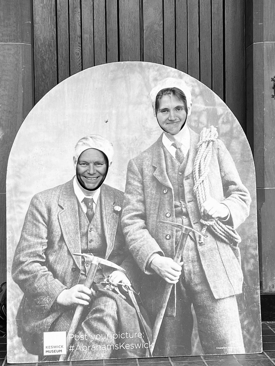 Mrs R Montgomery tweet media