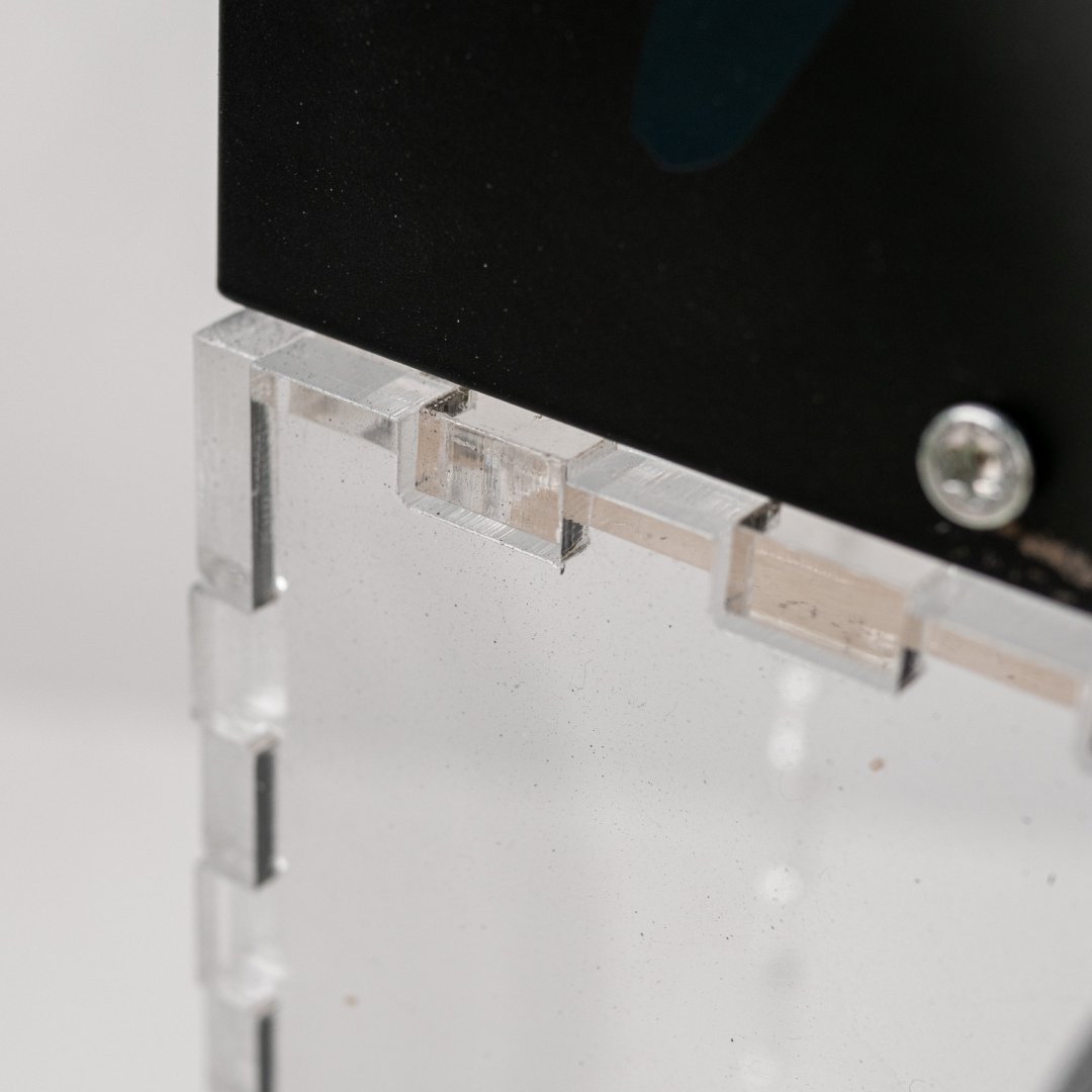 MakerStudioApp's tweet image. Register yourself on the waiting list via makerstud.io/en/ and challenge your class to transform an old device into a trendy alternative. 
#productdesign #innovation #maker #recycling #plexiglass #lasercutter #software #teachersoftwitter  #doityourself #homedecor