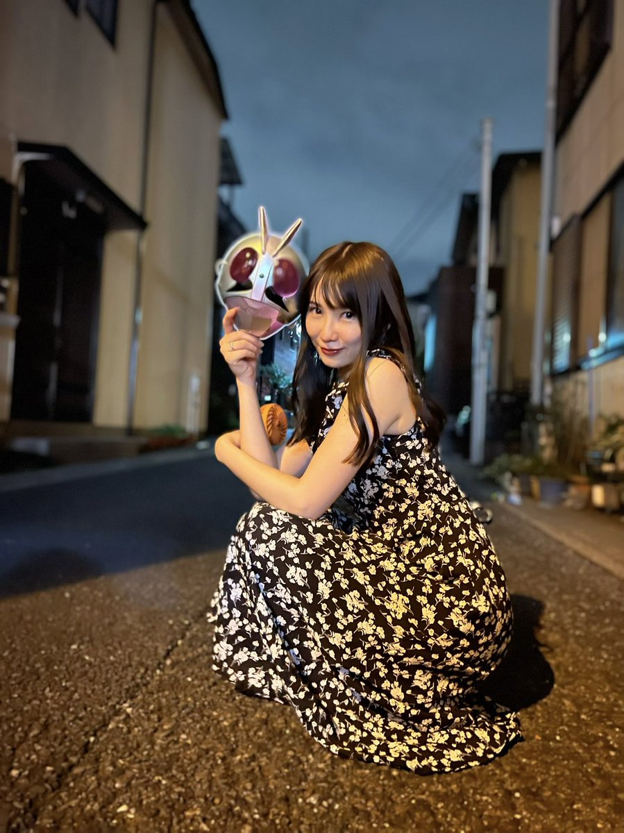 seika0130's tweet photo. 先週の🏮高校からの親友とお面付けて写真撮って遊んでた✨お祭り来週も行くかなぁどうしようかなぁ🌻 https://t.co/1iad0vaSEV