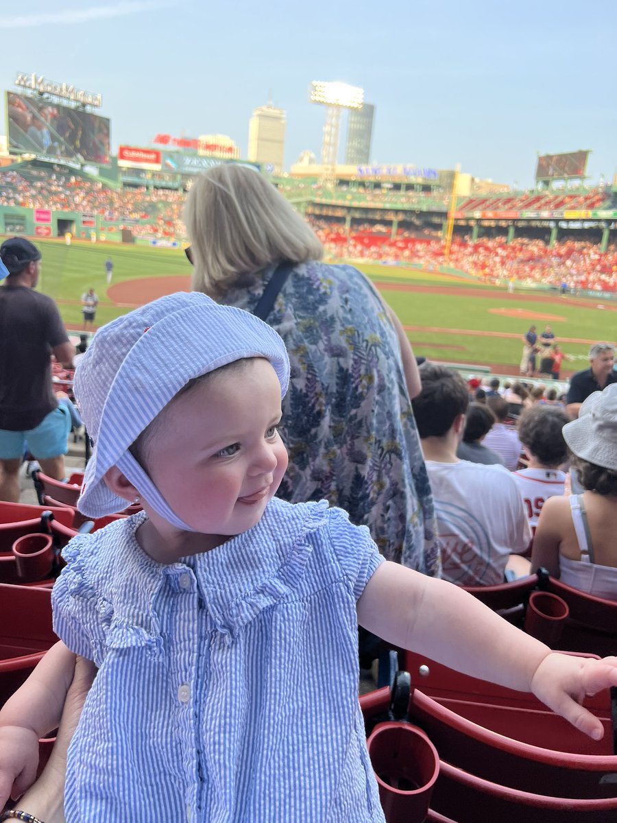 Teddy had a great time cheering on the @Braves at her first baseball game! She even got to test out the Tomahawk Chop!! @MLBNetwork #MLBCentral