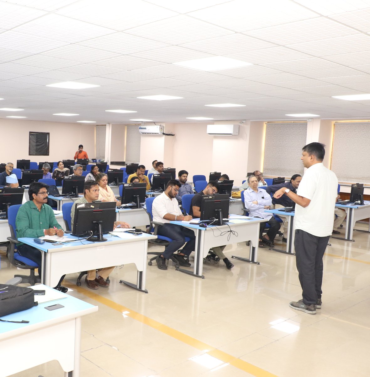 #BIS successfully concluded a capsule course on the topic 'Disaster Management'. The two-day course emphasised on various key aspects like overview of landslides and controlling measures,...(1/3) 

#DisasterManagement  #Earthquake #Wind #Cyclones #BuildingStructures https://t.co/AhkFhx1EJb