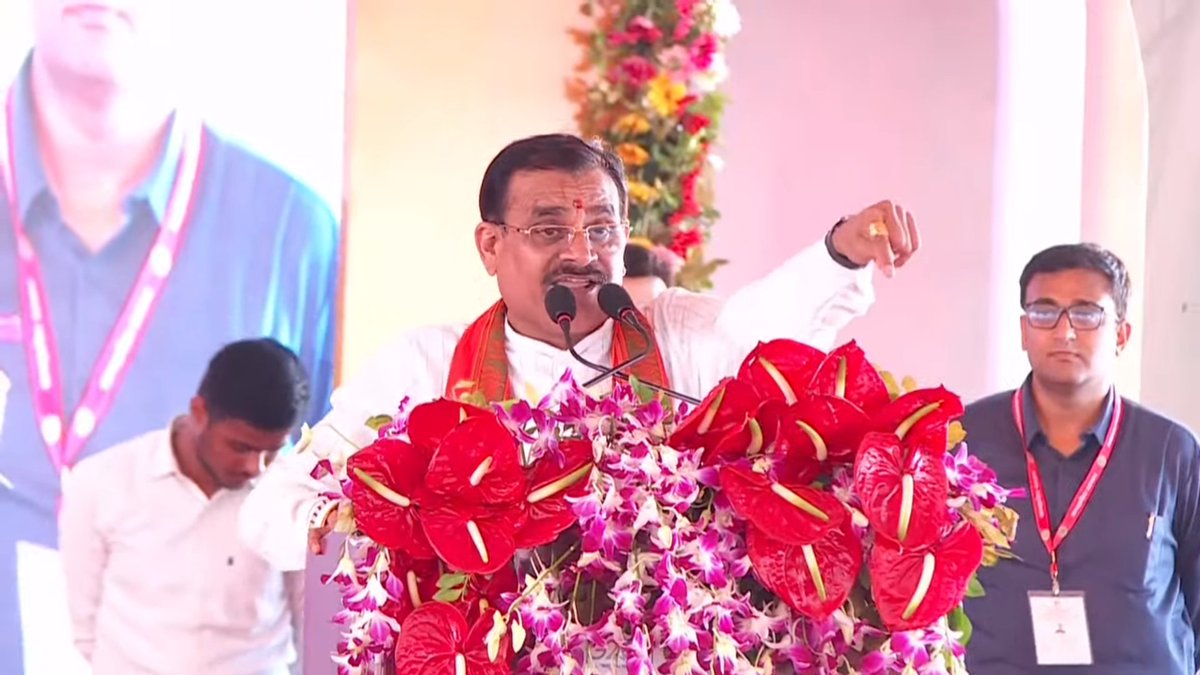 <a href="/ChouhanShivraj/">Shivraj Singh Chouhan</a> <a href="/narendramodi/">Narendra Modi</a> मेरा कटनी जिले के सभी नागरिकों से आग्रह है कि सभी मिलकर यह संकल्प लें कि प्रधानमंत्री श्री <a href="/narendramodi/">Narendra Modi</a> जी एवं मुख्यमंत्री श्री <a href="/ChouhanShivraj/">Shivraj Singh Chouhan</a> के हाथ मज़बूत करेंगे और अपने-अपने बूथों को भाजपामय बनाएंगे।

#विकास_पर्व