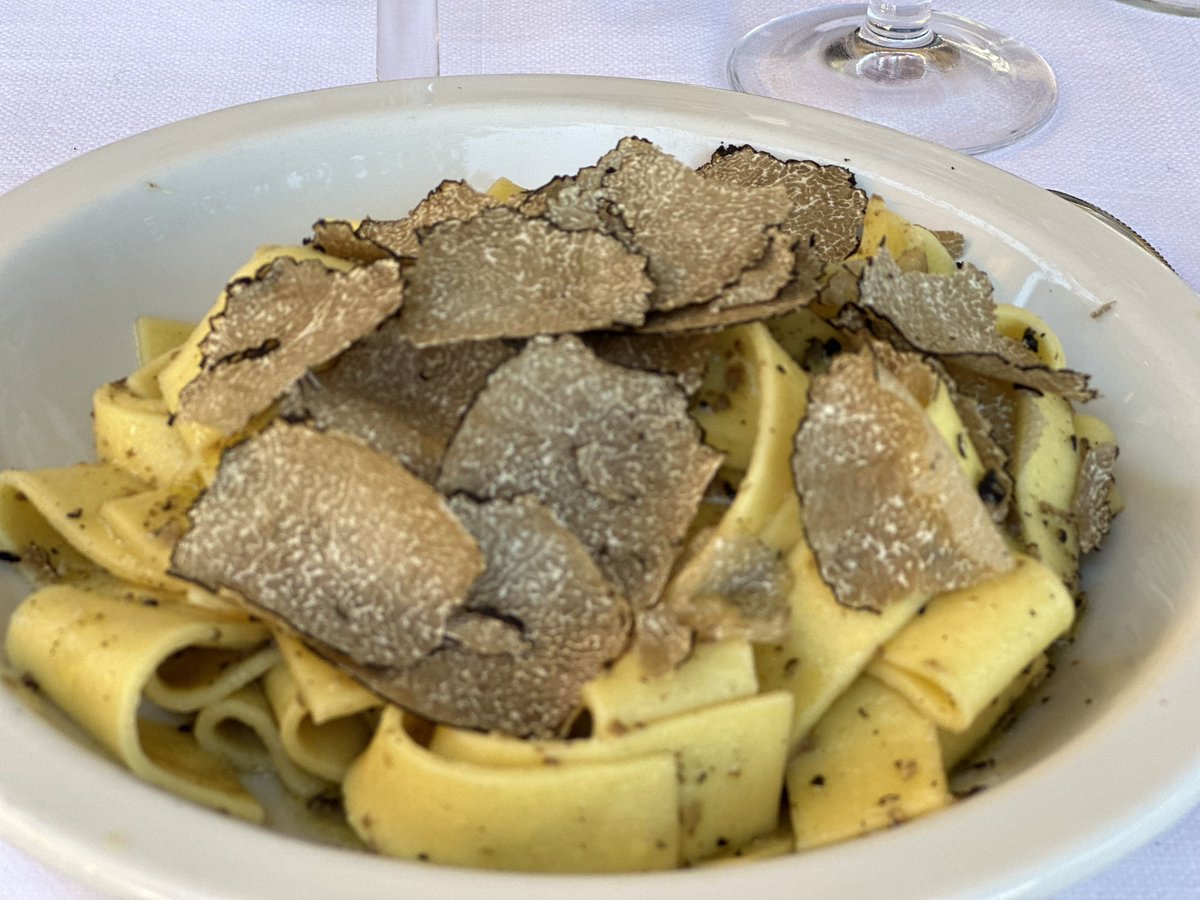sgralady's tweet photo. Qualcuno ha detto tartufo? #stiffe https://t.co/AWiguzXFHh