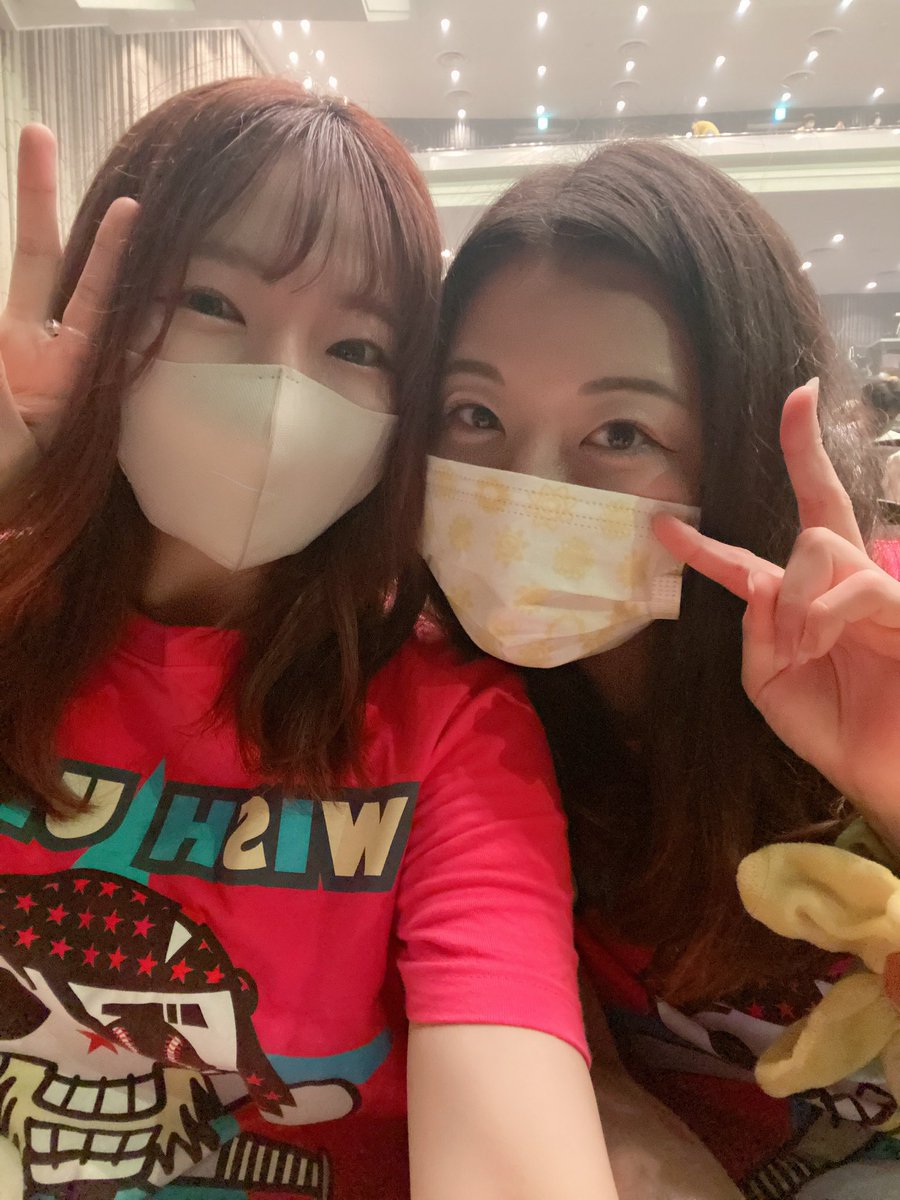 yu___kmj's tweet photo. 夏暑いからほんまに苦手やけどツアーがあるから大好き！！！！早く私の初日こい！☀️✌🏻✌🏻 https://t.co/wg3UOgYAc1