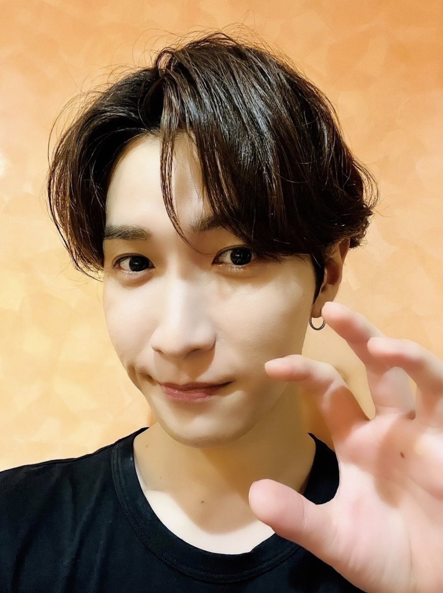 htm1103Snow's tweet photo. 今日のしょぴのビジュ最高すぎて、みんなにも見てもらいたい(頼まれてはない)から、鍵垢に載せる(笑)

みんな見て！
しょぴのビジュ最高でしょ？？ https://t.co/0PJeuTxOF0