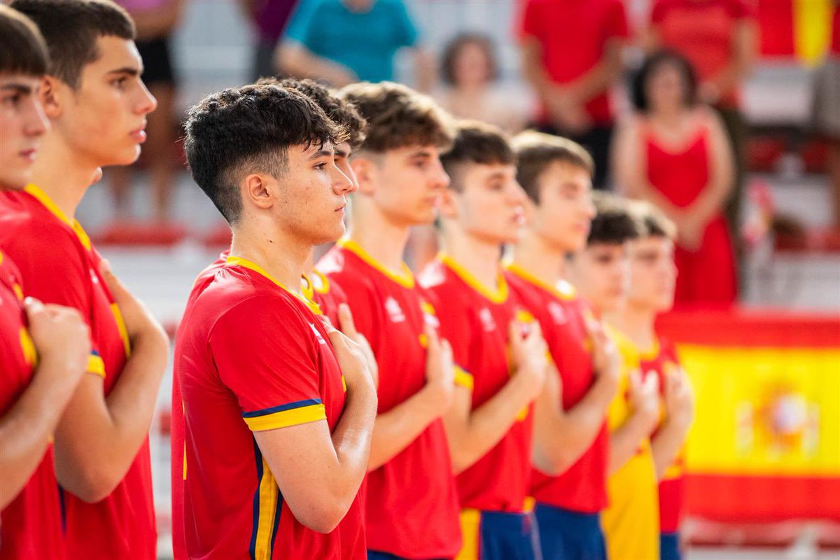 💪🏽🎉 Estamos en SEMIFINALES DEL CAMPEONATO DE EUROPA SUB17 🇪🇸🔝

ENORMES👏🏽Victoria por la vía rápida ante SERBIA 🇷🇸 y asegurada nuestra presencia en SEMIS 🤩

‼️Aún tenemos que esperar el resultado entre POLONIA 🆚 ITALIA para saber si pasamos como PRIMEROS o SEGUNDOS de grupo🙌🏽