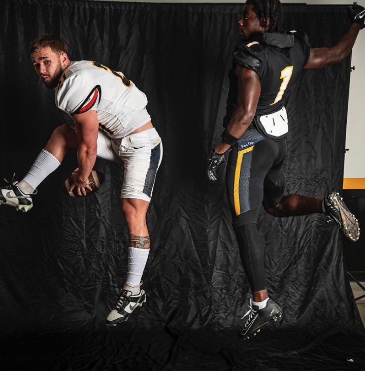 logan johnson (@logannjohnson26) on Twitter photo 