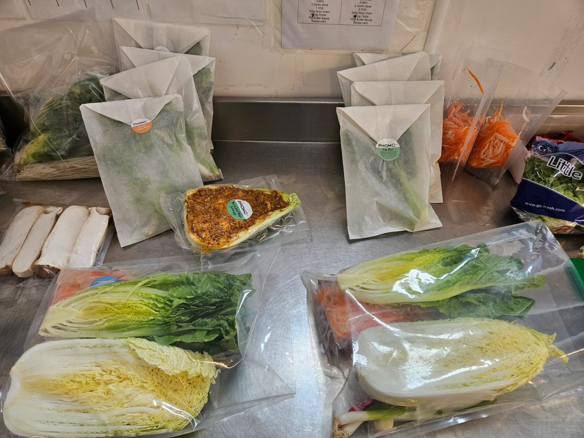 RobBAylesbury's tweet image. Good to visit Aston Clinton food business @phomouk, winners of the Small Business Goes Big Campaign with their slogan “Make dinner-un-phogettable”.
Experts in Vietnamese cuisine, they deliver food kits nationwide &amp;amp; will soon have their special broths stocked in supermarkets.