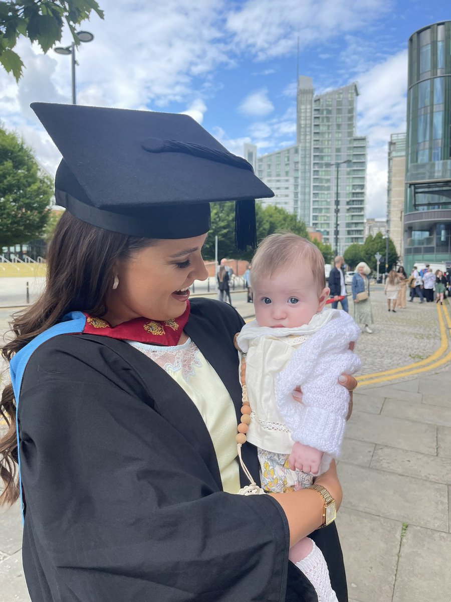 Laura Carrier tweet media