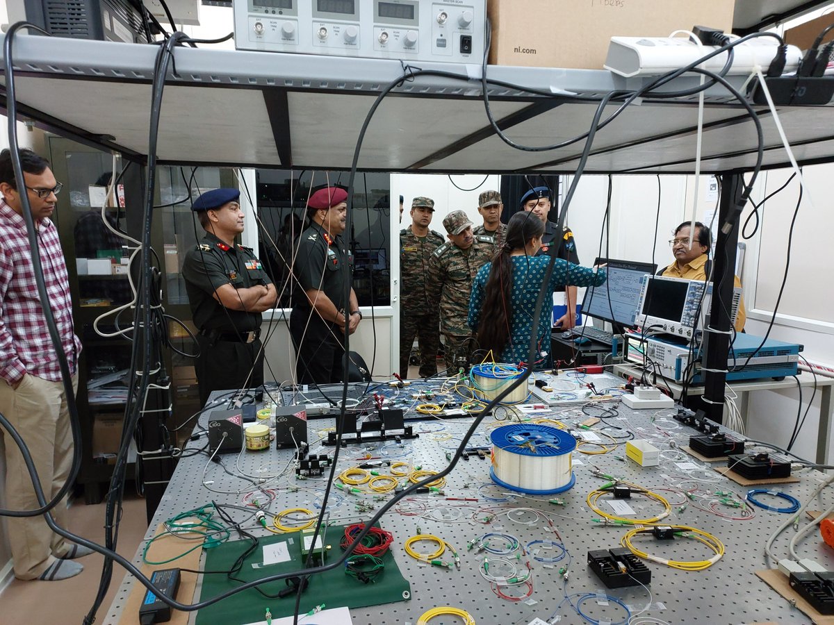 IIScQuanTech's tweet photo. Lt Gen KH Gawas, VSM, Comdt #MCTE visited @iiscbangalore to invigorate existing MoU with #ARTRAC on Quantum Tech and its military applications. He witnesses multiple labs working in the field having military applications. He interacted with leading faculties from @IIScQuanTech. https://t.co/sxLAmQv6FE