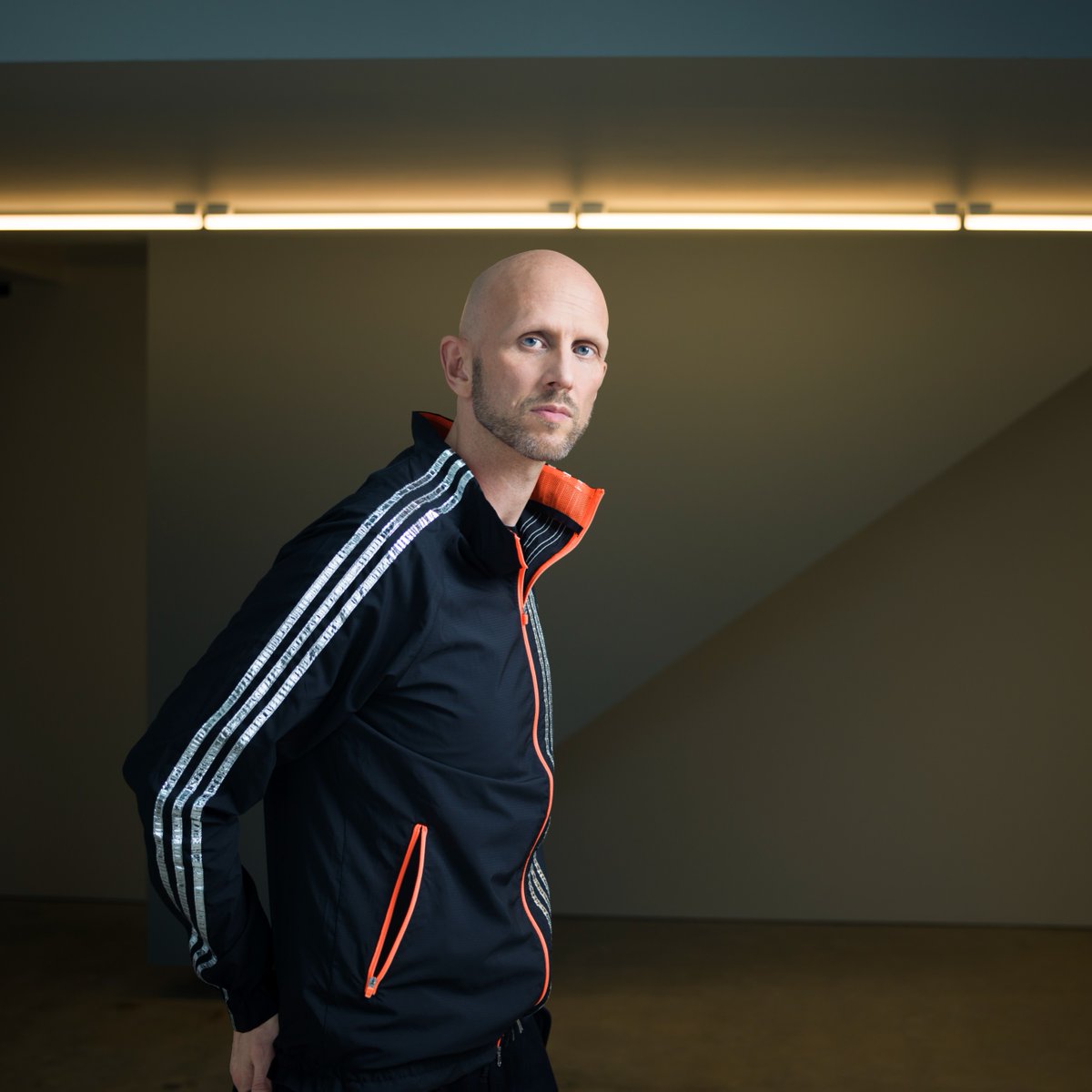 In this episode of Why Dance Matters, we have choreographer @WayneMcGregor discussing his latest premiere for the Royal Ballet, his programme for the Venice Biennale and collaboration with ABBA. Listen on all major streaming platforms: bit.ly/3K42El6