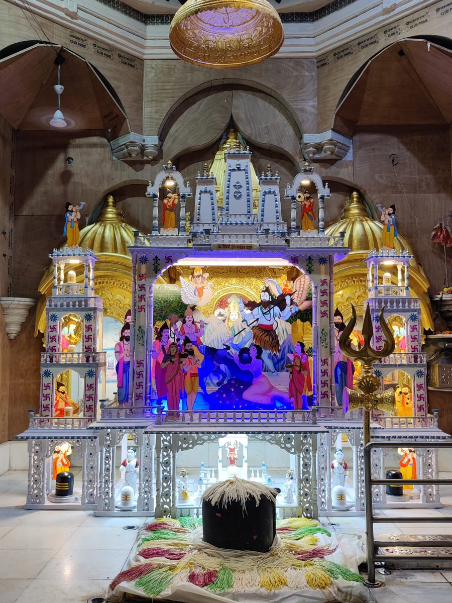 SbpTemple's tweet photo. *श्री बाबूलनाथ मंदिर*
*अधिक मास श्रावण घी पूजा*
*दि : २७/०७/२०२३*
*आज का श्रृंगार  ( ०९वी घी पूजा )*
*|| ॐ शिवजी द्वारा मार्कंडेय उद्धार ||* https://t.co/afKrjsPrwB