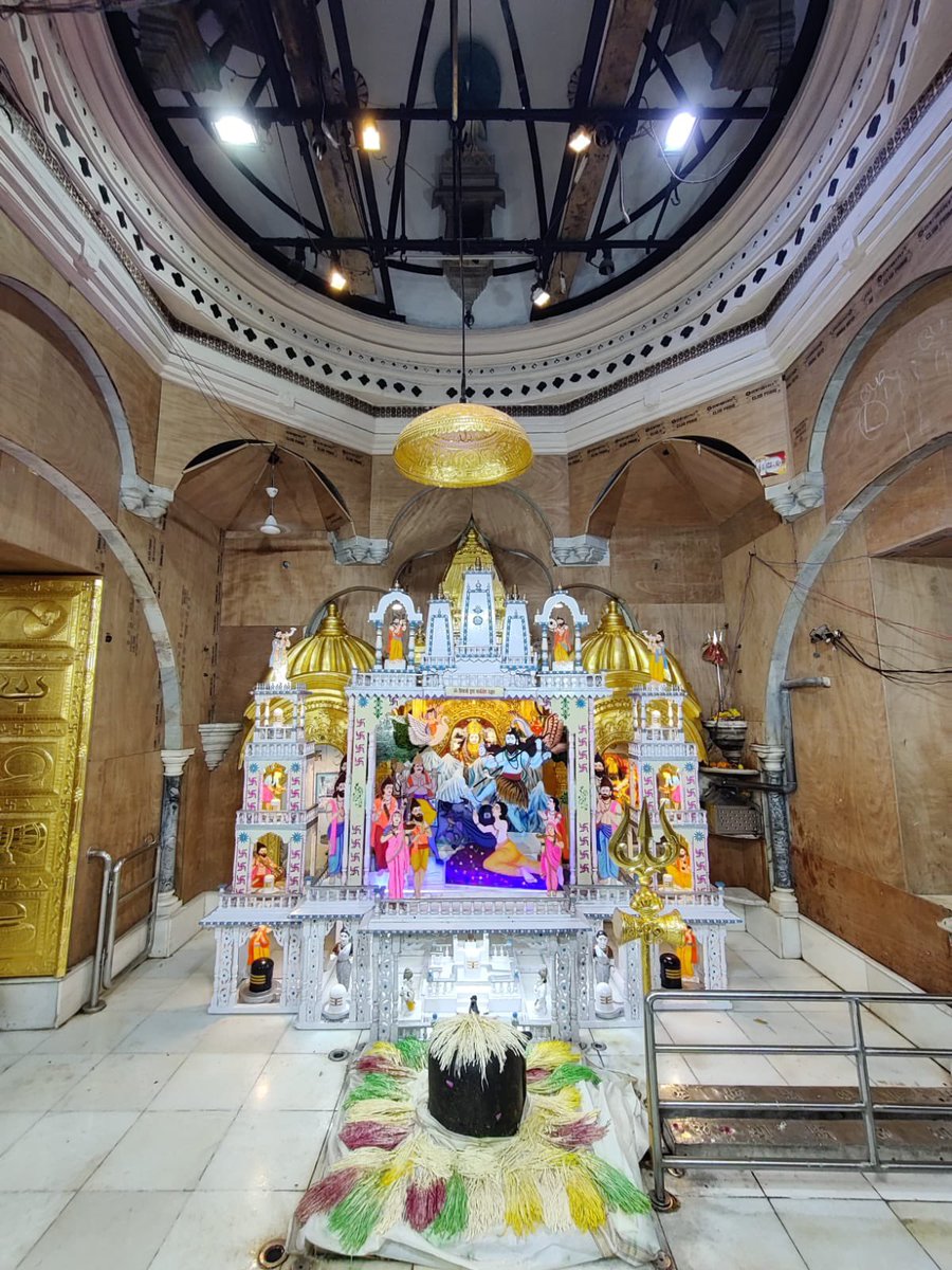 SbpTemple's tweet photo. *श्री बाबूलनाथ मंदिर*
*अधिक मास श्रावण घी पूजा*
*दि : २७/०७/२०२३*
*आज का श्रृंगार  ( ०९वी घी पूजा )*
*|| ॐ शिवजी द्वारा मार्कंडेय उद्धार ||* https://t.co/afKrjsPrwB