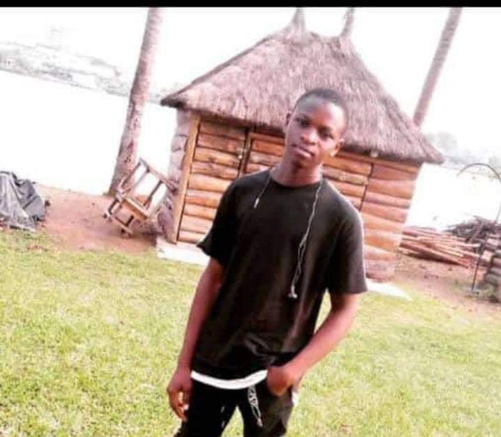Prom_Ivoire's tweet photo. L’élève FONDIO Aboubakary en  série D obtient 20/20 en philosophie lors du baccalauréat ivoirien session 2023 ✅ https://t.co/HMg6UUIw41