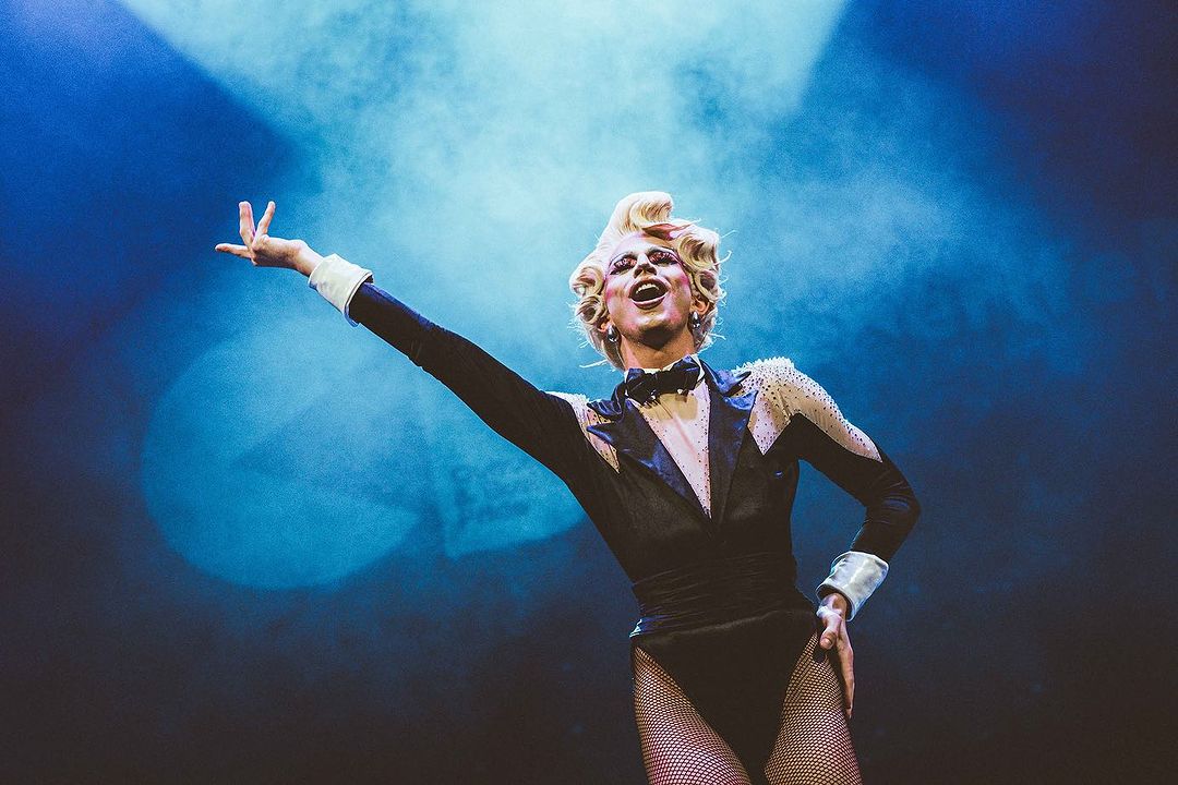 culturebpride's tweet photo. ¡Sumérgete en nuestra galería de fotos y descubre la magia que se desató en el Museo de Bellas Artes! 
💃 Pero eso no fue todo, ya que la fiesta continuó en el Teatro Guimerá con la esperada Queens Party. 🎉🎶 https://t.co/MX8GvKFpzw