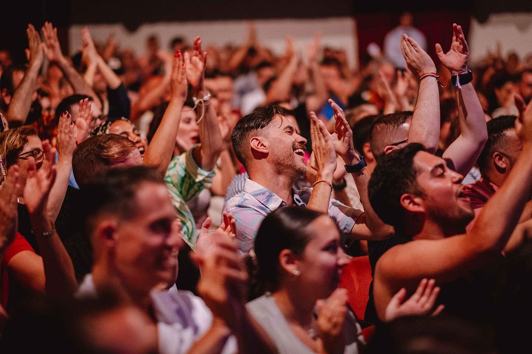 culturebpride's tweet photo. ¡Sumérgete en nuestra galería de fotos y descubre la magia que se desató en el Museo de Bellas Artes! 
💃 Pero eso no fue todo, ya que la fiesta continuó en el Teatro Guimerá con la esperada Queens Party. 🎉🎶 https://t.co/MX8GvKFpzw