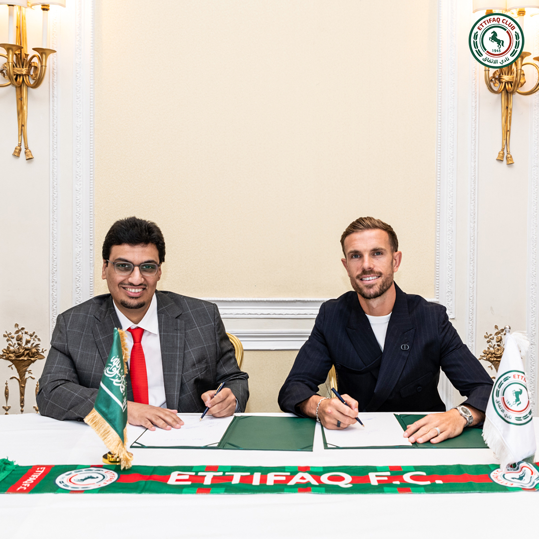 إنجلترا 🛬 المملكة العربية السعودية.. <a href="/JHenderson/">Jordan Henderson</a> لا يعرف إلا العراقة ❤️💚

الدار تباركت بوجودك 🤝

#الاتفاق #هندرسون_اتفاقي