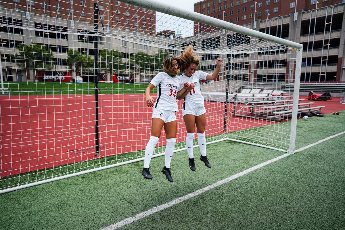 ⚪️⚪️⚪️⚪️

#Bearcats | #WePlayFor3