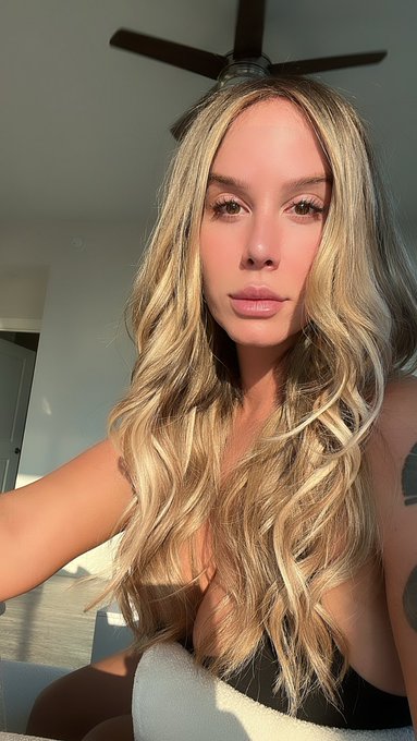 Good morning to the transsexuals, gays, &amp; theys 🤍 (and y&rsquo;all cishet others) https://t.co/DT7vzVZCg4