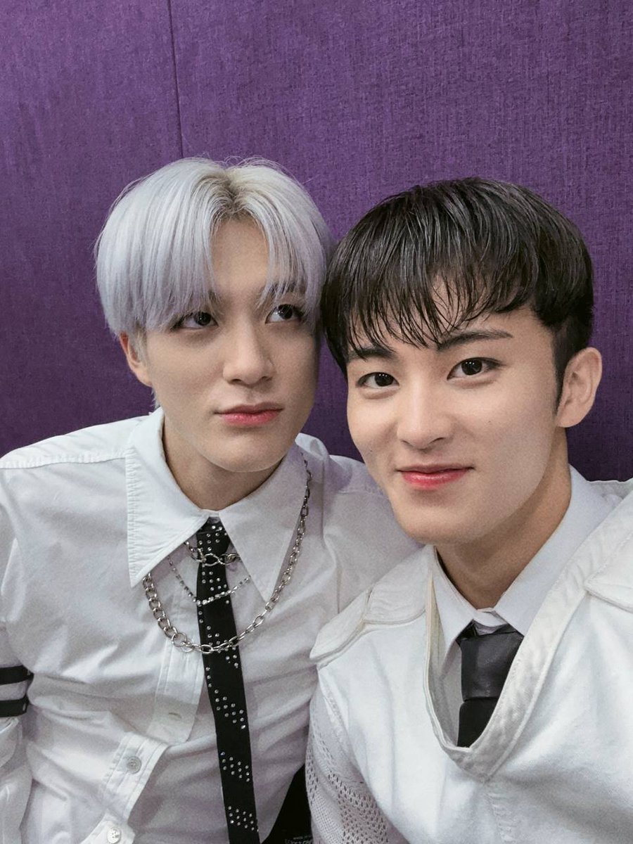 marknozip's tweet photo. THREE NEW MARKNO SELCAS JUST DROPPED https://t.co/KjgSxxXPyj