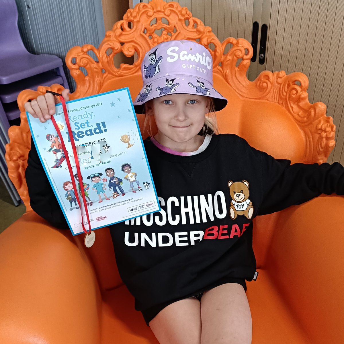 What a fantastic start to our Ready, Set, Read! #SummerReadingChallenge - these children at #NorthCityLibrary really enjoying their STEM model kit car making activity with engineer Rachel from  @NGBaileyUK - well done! @ManCityCouncil @MCCHarpurhey