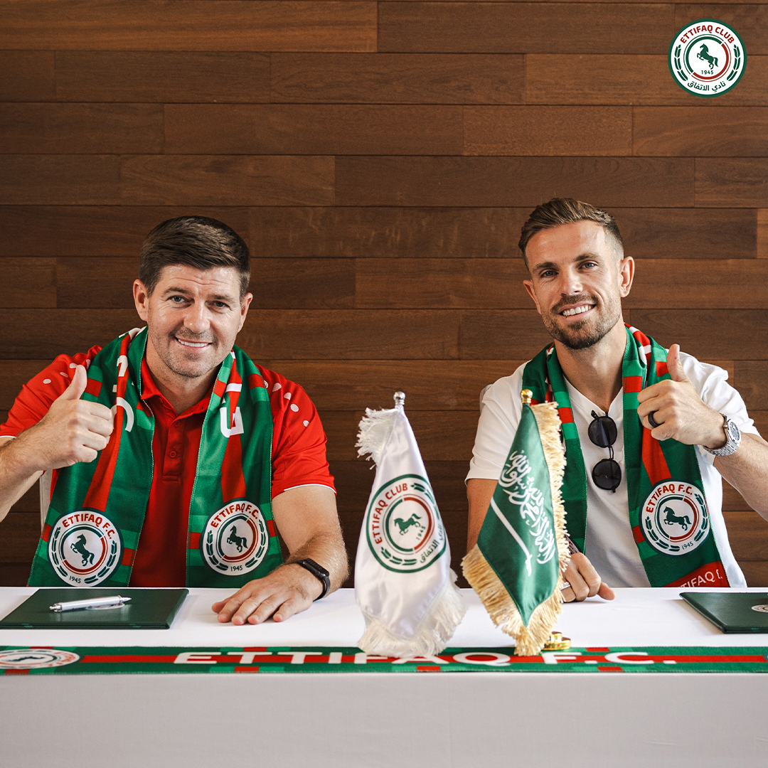 Ettifaq_EN's tweet photo. England 🛬 Saudi Arabia

Welcome to your new home @JHenderson ❤️💚

#HendersonEttifaqi https://t.co/2brFblNT6Q