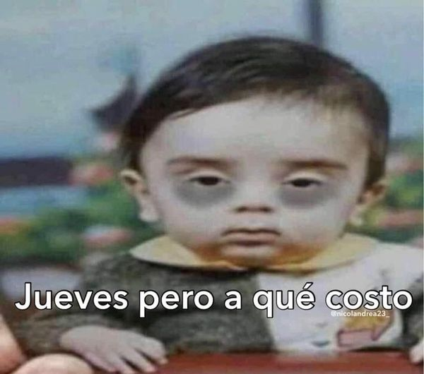 minitadelmate's tweet photo. Yo en pleno Jueves 27 de Julio... https://t.co/j07q6e4Hm8