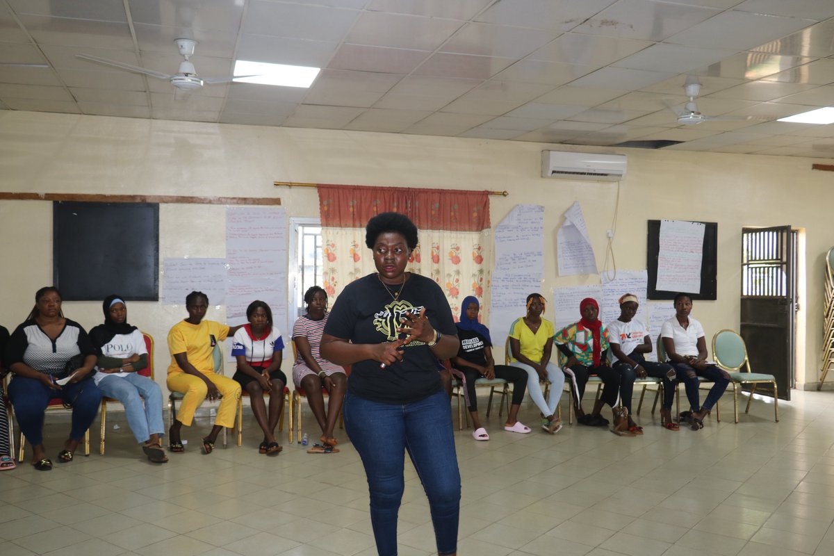 RestDevSalone's tweet image. With funds from Jersey Overseas Aid,  37 female mentors who previously volunteered with the project are currently undergoing five days of refresher training in Bo.
The training is designed to enhance their skills in advocacy, group mobilization, literacy, &amp;amp; numeracy.