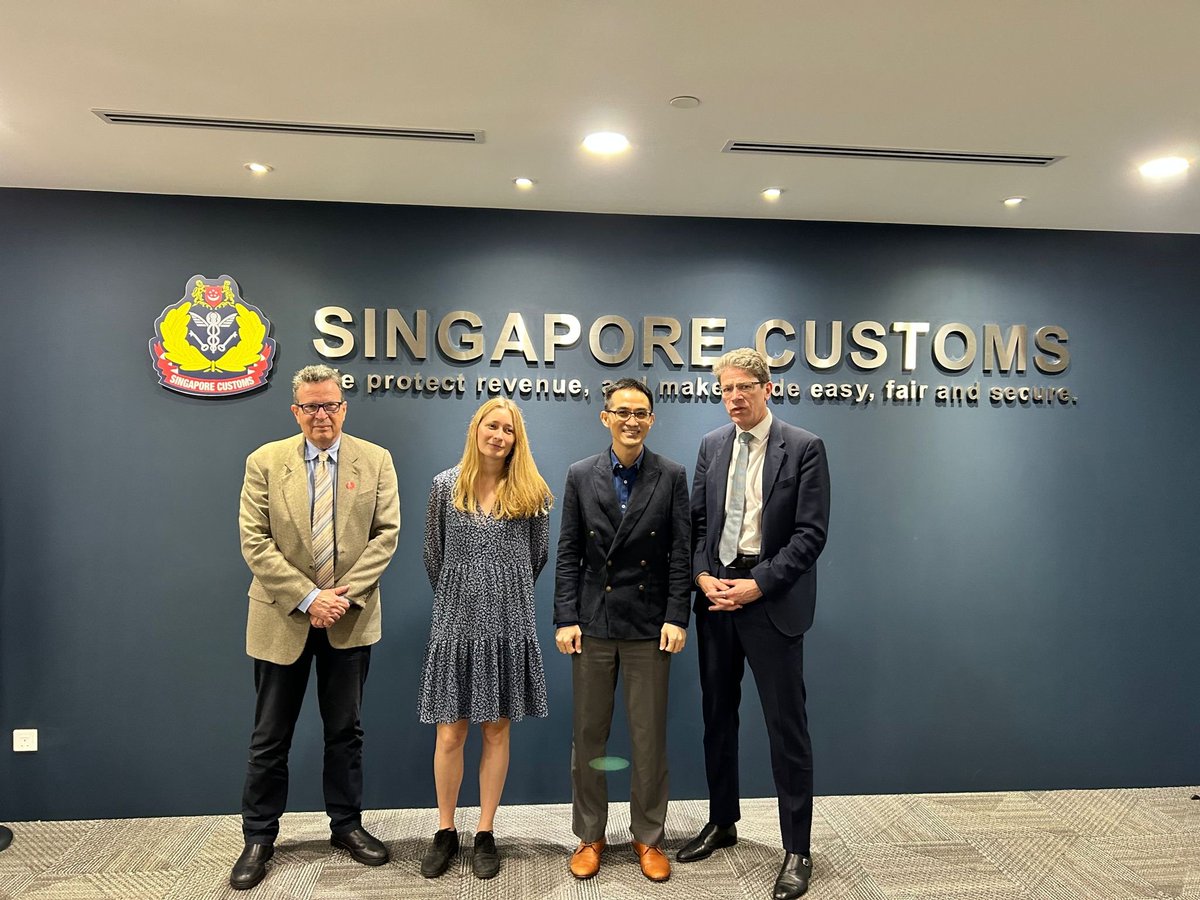 EPinASEAN's tweet photo. 🇸🇬🇪🇺 On the last day of their three-day visit, @EP_Taxation committee members met with Lim Teck Leong of Singapore Customs, with Pee Beng Kong of @singapore_edb, and with representatives of EU member state diplomatic missions in the city-state https://t.co/U8jQ3uVyM1