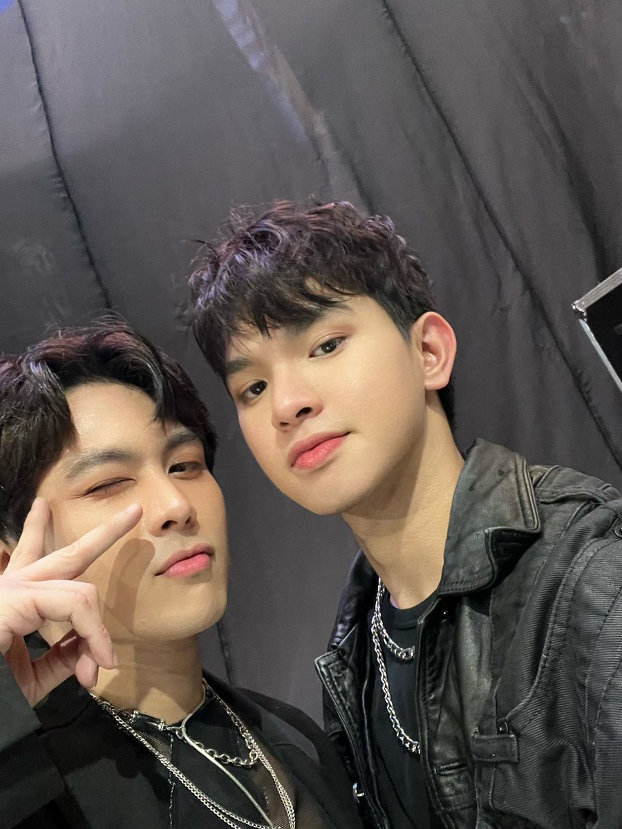 prettyboygi's tweet photo. Happy RAWR Day @eclipse_gab 

#GABestDay #EclipsePH https://t.co/PAkEmz8Arc