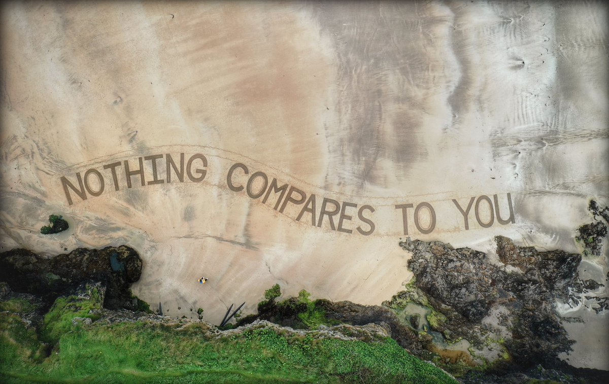 TheArtHand's tweet image. Nothing Compares To You 💚
#RIP #SineadOConnor
Sand Art on Tullan Strand, #Bundoran, #Donegal today by Sean Corcoran.