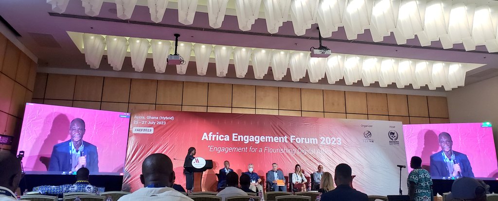 BELLOGaniath's tweet photo. session de Q&amp;R entre @ICANN et les participants en ligne et en présent abordant divers sujets pertinents pour la communauté africaine. Aussi avoir une compréhension + profonde et un engagement plus ciblé avec les différentes fonctions de l'@ICANN. #AEF2023 #AFRALOGA23 https://t.co/HYtGfUupYi