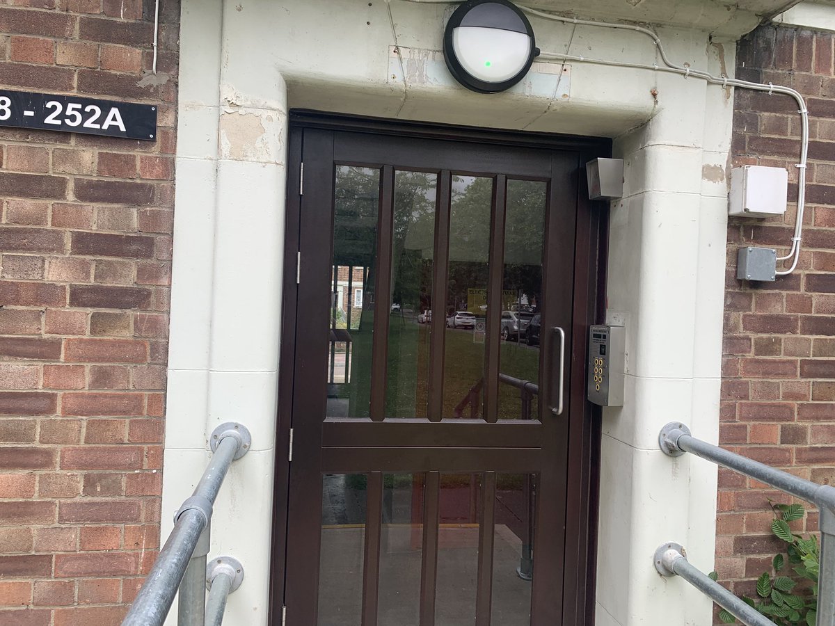 oldskool_chick's tweet photo. @lbbdcouncil @LBBD_LWW Re:222 Longbridge doors. All other doors along Longbridge open OUTWARDS from the OUTSIDE which is correct! The pic is the next block from ours all correctly installed. Why are ours opening INWARDS? Why is it only our block please we would like to know ? https://t.co/09iSXp119h