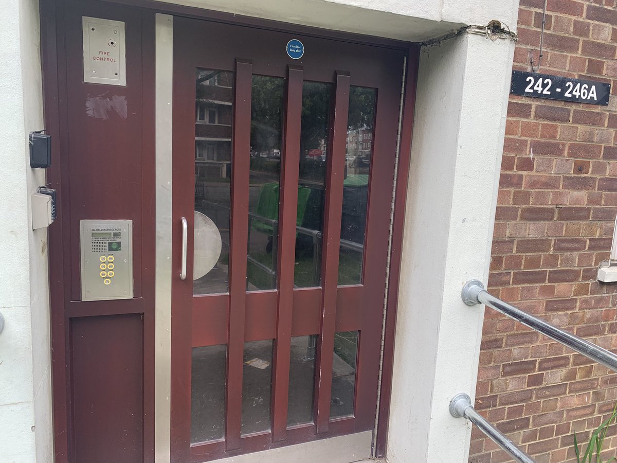 oldskool_chick's tweet photo. @lbbdcouncil @LBBD_LWW Re:222 Longbridge doors. All other doors along Longbridge open OUTWARDS from the OUTSIDE which is correct! The pic is the next block from ours all correctly installed. Why are ours opening INWARDS? Why is it only our block please we would like to know ? https://t.co/09iSXp119h