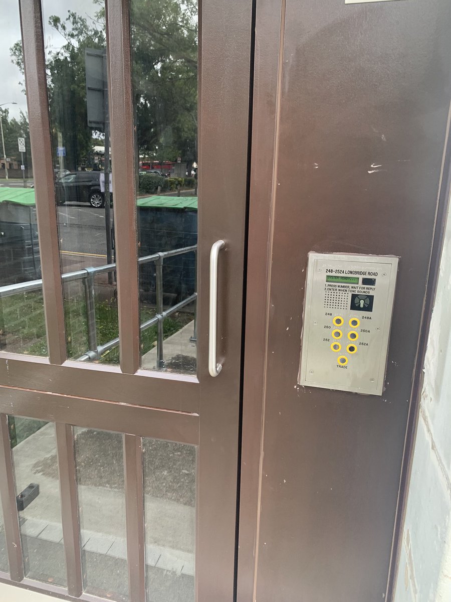 oldskool_chick's tweet photo. @lbbdcouncil @LBBD_LWW Re:222 Longbridge doors. All other doors along Longbridge open OUTWARDS from the OUTSIDE which is correct! The pic is the next block from ours all correctly installed. Why are ours opening INWARDS? Why is it only our block please we would like to know ? https://t.co/09iSXp119h
